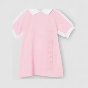 博百利/Burberry 童装 压花徽标棉质珠地网眼布 Polo 衫式连衣裙 (浅霓彩粉) 80168211