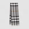 博百利/Burberry 女士 格纹羊绒围巾 (灰色)  80184561