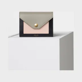 思琳/Celine  Pocket中号拼色亮泽光滑小牛皮多功能翻盖包 103783AD4.15LK