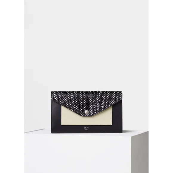 思琳/Celine  Pocket大号黑色印花水蛇皮链条翻盖包 105214AQ4.38NO