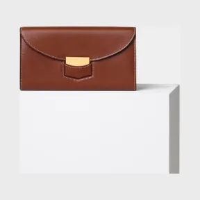 思琳/Celine  Trotteur大号栗色天然小牛皮多功能翻盖包 107853APN.18CH