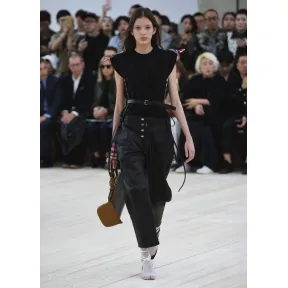 思琳/Celine  Croissant金砂色柔软小羊皮迷你手包 108733AU4.02GS