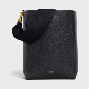 思琳/Celine 女士 Sangle Bucket小号柔软粒面小牛皮水桶包 189303AH4.38NO