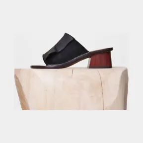 思琳/Celine  Rivet折纸设计黑色Nappa小羊皮和反毛皮穆勒鞋 318983BDGC.38NO