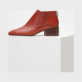 思琳/Celine  Balmoral小牛皮低帮靴 322193CBMC.19BR