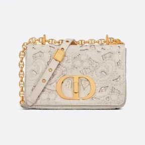 迪奥/Dior Dior  Caro 小型斜跨/侧插口红色牛皮革配金属件和织带设计女性化风格流行元素搭扣锁手提包  M9241UQCO-M49U