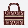 迪奥/Dior Dior Book Tote 迷你酒红色 Dior Oblique 图案刺绣托特包 S5475ZRIW-M974