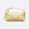 迪奥/Dior 中号 DiorTravel Nomad 手拿包 浅黄色牛皮革超大藤格纹 S5554OMIG_M26Y_TU