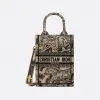 迪奥/Dior 迷你 Book Tote 手机袋 榛果色面料茹伊印花刺绣 (13 x 18 x 5 cm) S5555CTDT_M16E_TU
