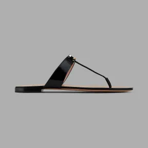 乔治阿玛尼/Giorgio Armani 漆皮和珐琅徽标细节平底凉鞋 11618027li