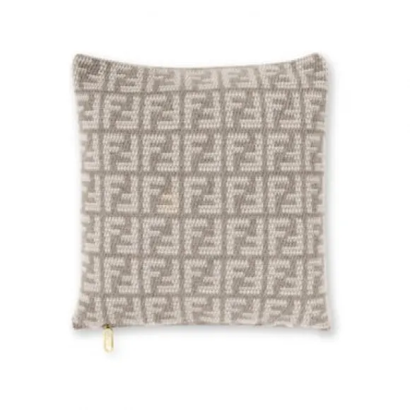芬迪/Fendi FF靠垫鸽子灰羊绒靠垫 7AC043AL9OF1JL1 8056582413426
