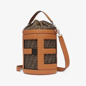 芬迪/Fendi 水桶包-FF布料棕色皮革水桶包-男士手提包 7VA589AMAHF1KAT 8056582579634