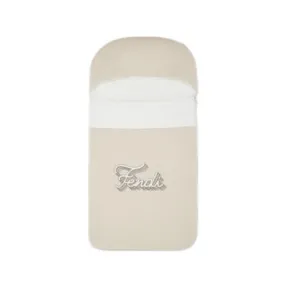 芬迪/Fendi 婴儿睡袋 - 米色平纹针织婴儿睡袋，饰有刺绣Fendi标识 BUJ2148RAF19J5