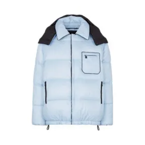 芬迪/Fendi 浅蓝色尼龙羽绒服-男士成衣-FENDI芬迪中国官网 FW1103AI00F0EX7-8056867641087