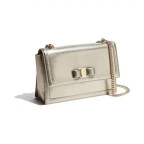 菲拉格慕/Salvatore Ferragamo 金属感Vara翻盖包 21G462_674981