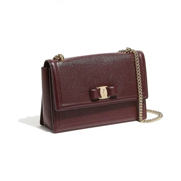 菲拉格慕/Salvatore Ferragamo 金属感Vara翻盖包 21G462_679660