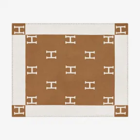 爱马仕/Hermes 黑色 Avalon轻薄毛毯 H102668M_53