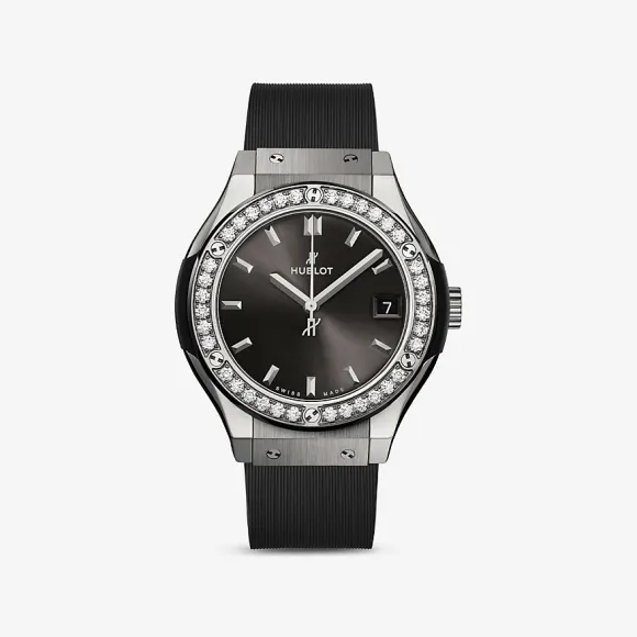 宇舶/Hublot 经典融合系列 CLASSIC FUSION 33MM 钛合金/钻 石英机芯 女表 581.NX.7071.RX.1104