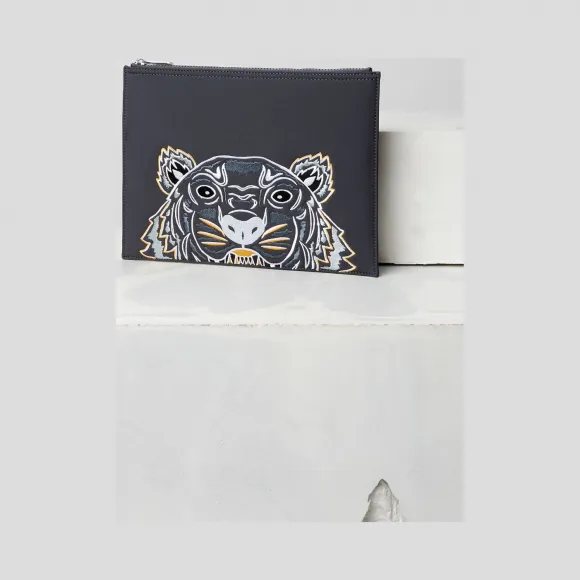 凯卓/Kenzo 煤灰色 手拿包 氯丁橡胶老虎手拿包 F765PM302F21.98.TU