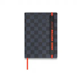 路易威登/Louis Vuitton Gustave LV Race 中号记事本 GI0383