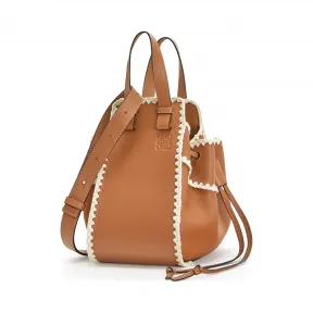 罗意威/Loewe Hammock Drawstring Crochet Small Bag棕色 303.28.Z95