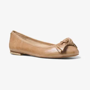 迈克高仕/Michael Kors Willa 皮质平跟鞋 40S7WIFA3L019