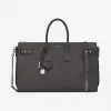 伊夫圣罗兰/Yves Saint laurent SOFT DAY BAG Duffle 36袋采用灰色沥青纹理皮革制成 491