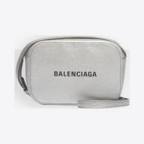 巴黎世家/Balenciaga ‎女士‎ ‎GREY / BLUE / NAVY / BORDEAUX ‎ ‎金属光泽超小号日常摄影包 ‎ | Balenciaga 552372-00R2N-1460