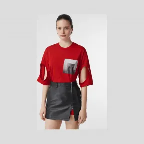 博百利/Burberry 女士 镂空细节蒙太奇印花宽松 T 恤衫 (亮红色) 80162171