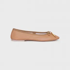 思琳/Celine 女士 LES BALLERINES CELINE BALLERINA WITH CELINE PEARLS 小羊皮 - 卡布奇诺 345693557C.03CP