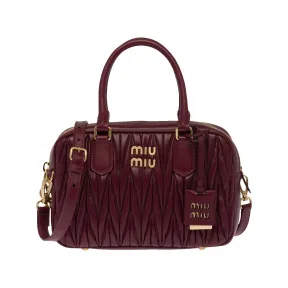 缪缪/Miu Miu 紫红色/玉米黄 Matelassé 软羊革大号保龄球包 5BB124-N88-F0399