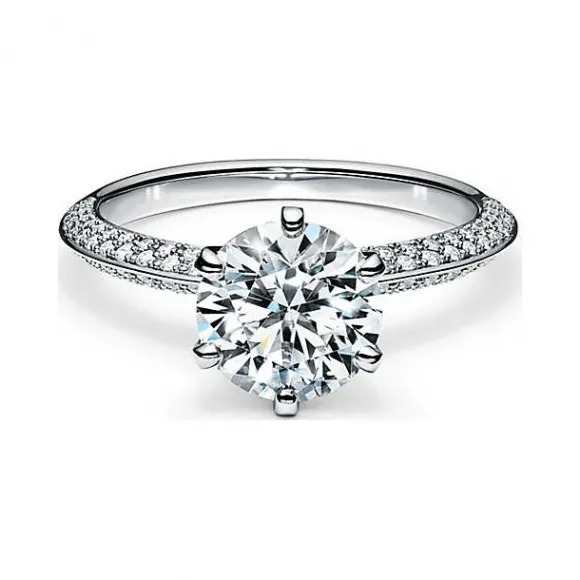蒂芙尼/Tiffany Tiffany® Setting 铺镶钻石戒圈六爪镶嵌钻戒:经典订婚钻戒。