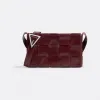 葆蝶家/Bottega Veneta 巴罗洛酒红 牛皮革 男士 cassette斜挎包 667298VCQ712245