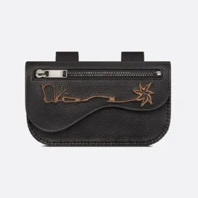 迪奥/Dior CACTUS JACK DIOR 马鞍臂包 黑色粒面牛皮革刺绣标志 2ADCA390SOT_H03E_TU